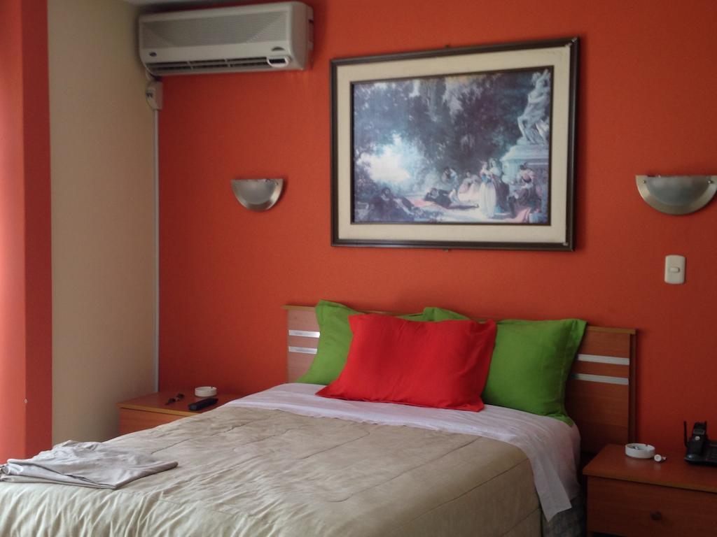 Libertad Hotel Trujillo Room photo